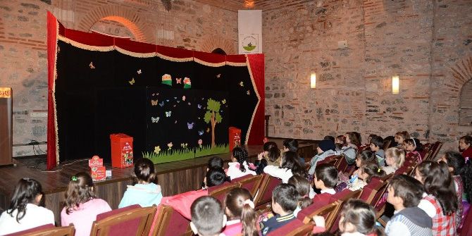 Çocuklara Kukla Gösterisiyle Çevre Bilinci Aşılanıyor