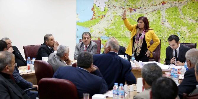 Başkan Çerçioğlu, Karacasu Ve Sultanhisarlı Muhtarlarla Bir Araya Geldi