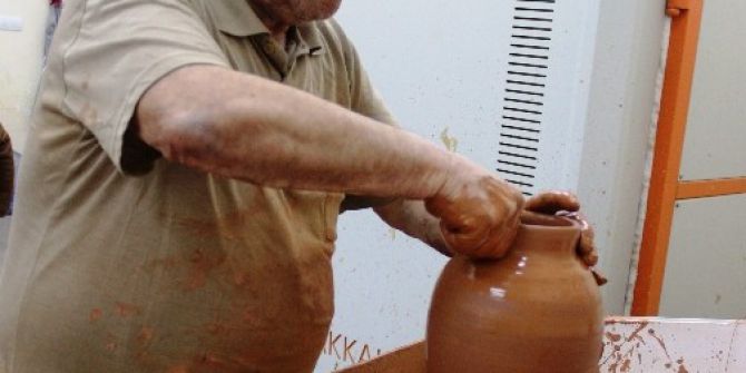 68 Yıldır Seramikçilik Yapıyor
