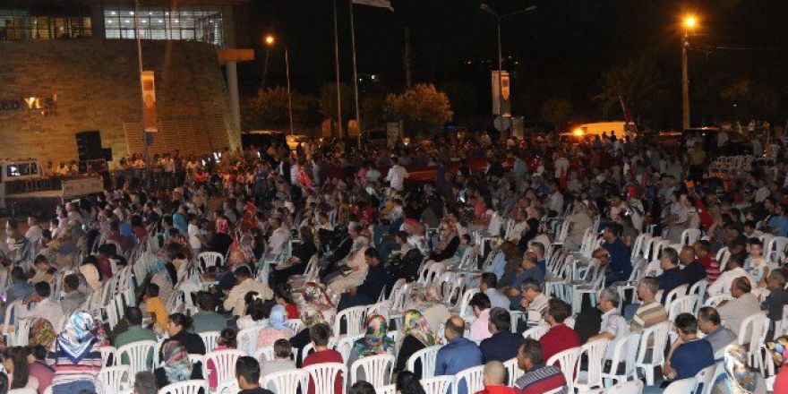 Akhisar’daki Demokrasi Nöbetinde Beşinci Gün