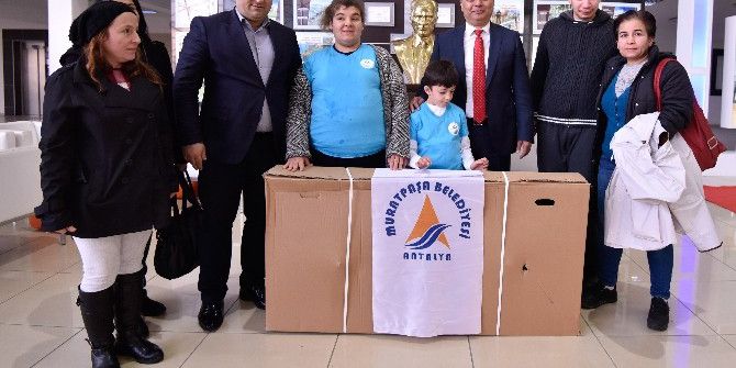 Başkan Uysal, 10 Bisiklet Hediye Etti