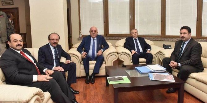 Vali Ata, İskenderun’da İncelemelerde Bulundu, Belediyede Brifing Aldı