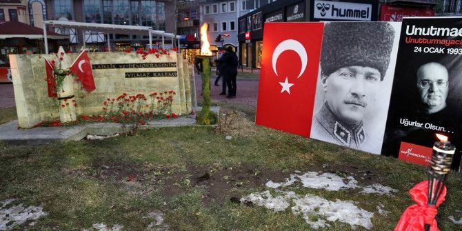 Chp Edirne Merkez İlçe Gençlik Kolları ‘Mumcu’yu Andı