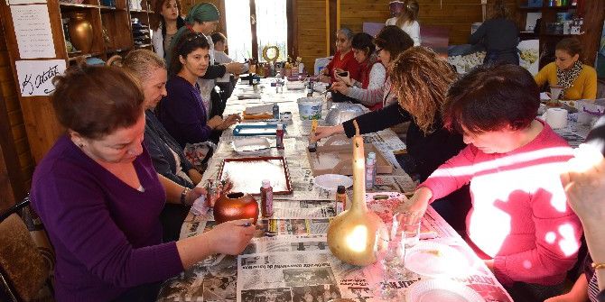 Belediyeden Kadınlara Ve Gençlere Yeni Ufuklar