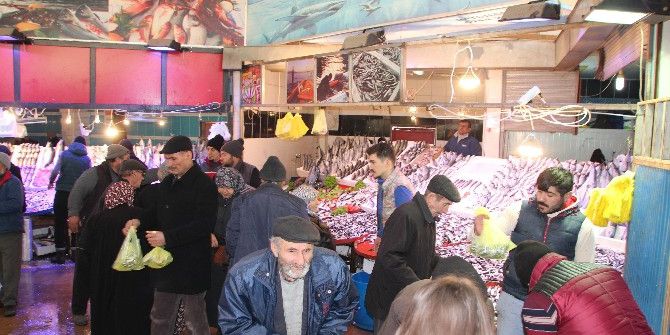 Fiyatlar Düşünce Balık Tezgahlarına İlgi Arttı