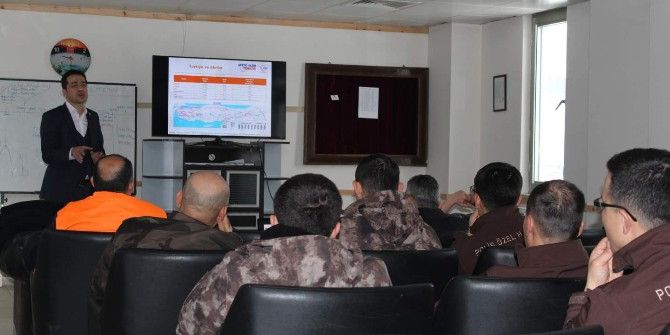 Bingöl’de Polise Afet Eğitimi