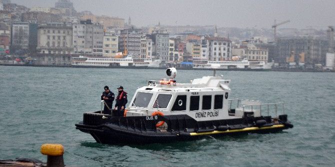 40 Günlük Bebeğini Denize Attı