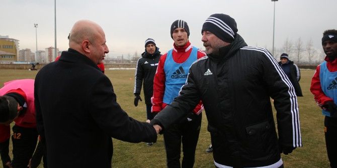 Başkan Çolakbayrakdar’dan Kayserispor’a Moral Ziyareti