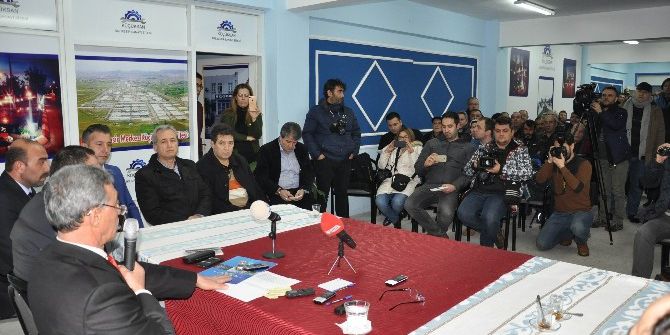 Küçüksan’da Gergin Toplantı