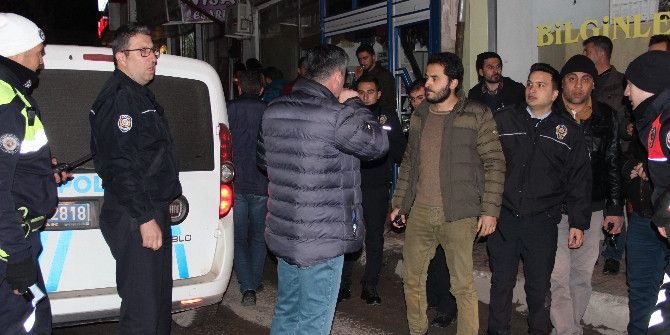 Alışveriş Merkezinde Silahlı Gasp