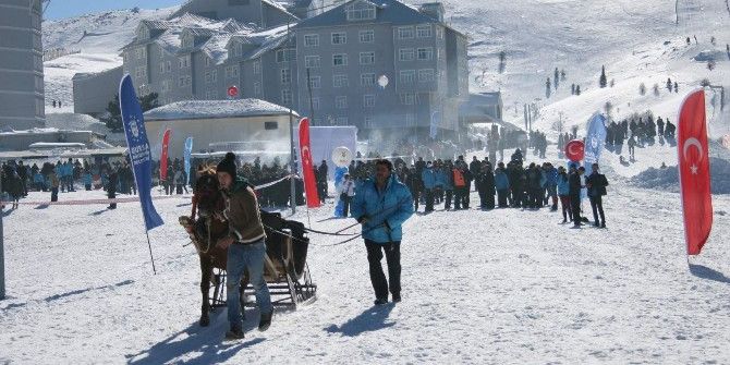 Uludağ’da Kış Şenliğinde Halk Günü...