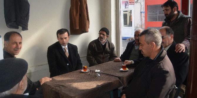 Kaymakam Karaca Halkla İç İçe