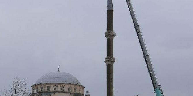 Büyükçekmece Belediyesi, Yıkılma Riski Taşıyan Minareyi Yıktı