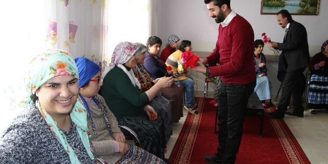 Zihinsel Ve Ruhsal Engelli Kadınlara Saç Bakımı