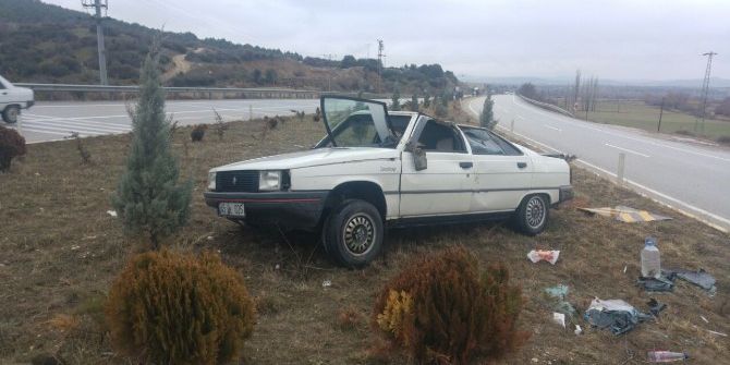 Kula’da Araç Takla Attı: 2 Yaralı