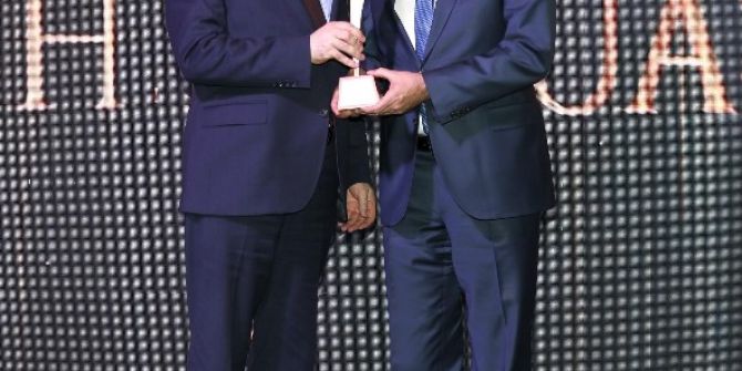 Başkan Duruay’a ’Yılın Yerelde Vizyon Proje’ Ödülü