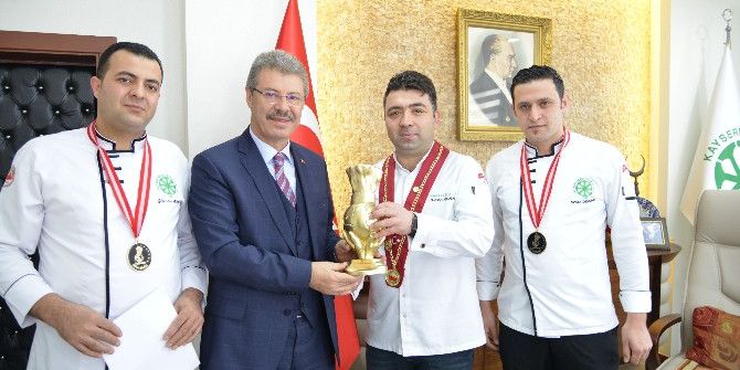 Ulusal Modern Türk Mutfağı Yemek Yarışması’nda Kayseri Şeker Aşçıları Birinci Oldu
