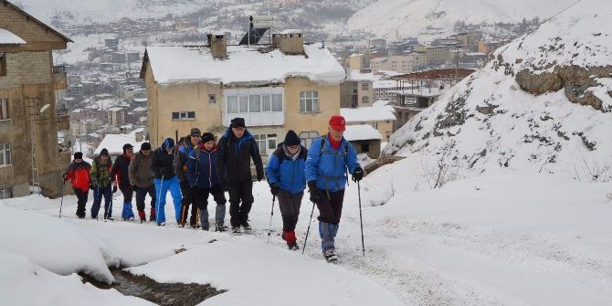 Dağcılardan Vatan Tepesi’ne Zorlu Tırmanış