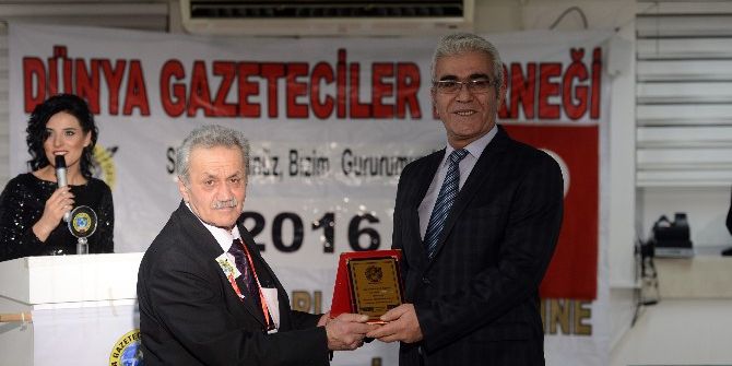 Dünya Gazeteciler Derneği Gökçek’i “Yılın En İyi Büyükşehir Belediye Başkanı” Seçti