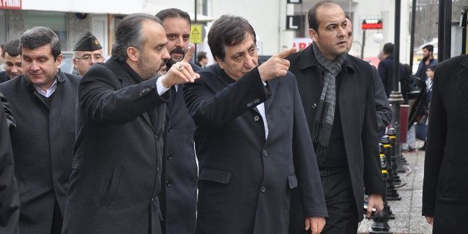 Oylat’taki Viraneye Vali El Attı