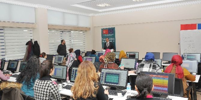 Kso’dan Tekstil Sektörüne Modacı Yetiştirecek Proje