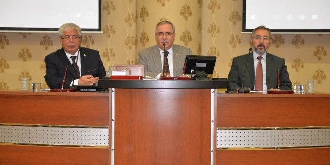 Vali Nayir: Demokrasi, Sahip Olduğumuz Nimetler İçerisinde Özel Bir Yere Sahip