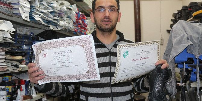 Yüksek Lisans Mezunu Ayakkabı Tamircisi Oldu