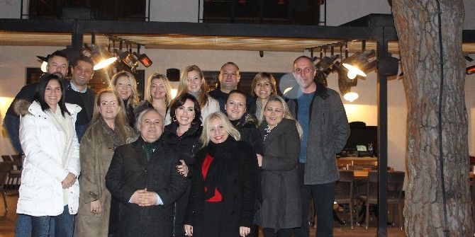 27 Yıl Sonra Sosyal Medya Sayesinde Buluştular