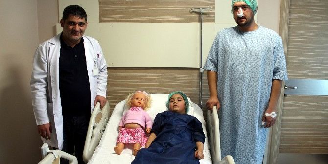 Baba Kız Birlikte Ameliyat Oldu