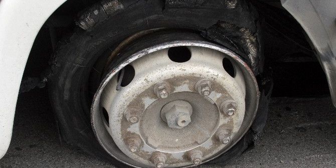 Otomobil Yakıt Dolu Tankere Arkadan Çarptı: 2 Yaralı