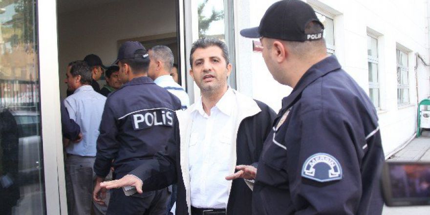 Mersin’deki Fetö/pdy Davasında Yargılanan Eski Emniyet Mensupları İçin Yakalama Kararı Çıkarıldı