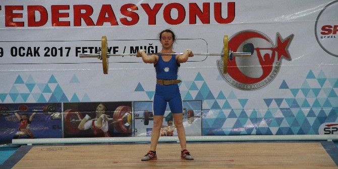 Halterciler Fethiye’de Yarışıyor