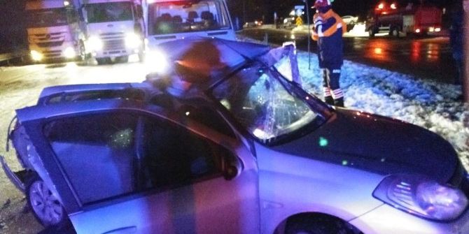 Afyonkarahisar’da Trafik Kazası: 1 Ölü, 2 Yaralı