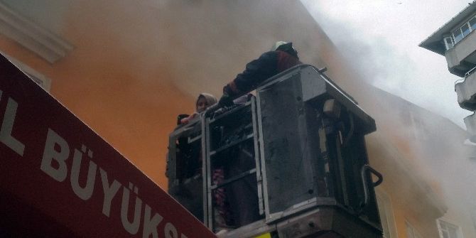 Şişli’deki Yangında Çocuklar Mahsur Kaldı