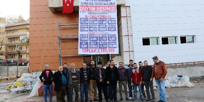 Taşeron Firmadan Paralarını Alamadıklarını İddia Eden Esnaf Ve İşçilerden Afişli Tepki