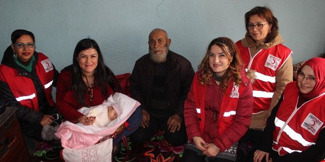 Kızılay, ’Sevgi Bohçası’ Dağıtımlarına Devam Ediyor