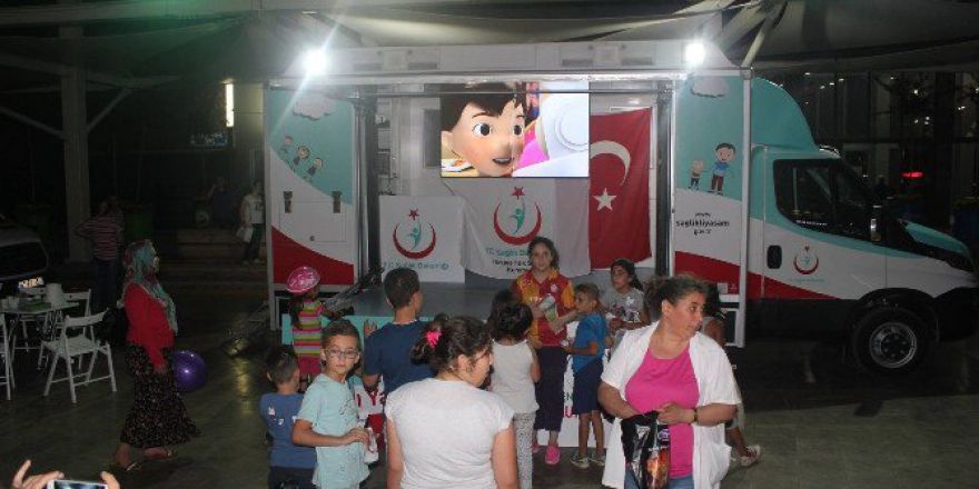 Aydın’da Sağlıkçılar Halkı Bilinçlendiriyor