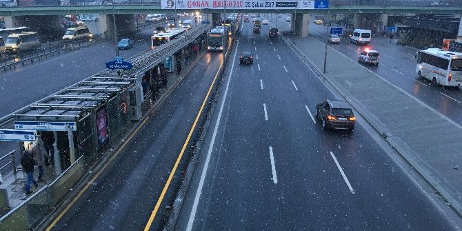 İstanbul’da Kar Yağışı Etkisini Arttırdı