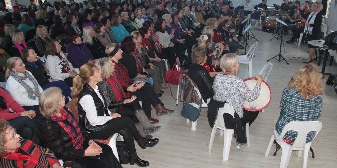 Nilüfer Kadın Korosu, Kızıl Ordu Korosu’nu Anacak