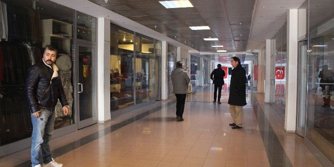 Kruvaziyer Gemilerinin İptali Esnafa Kepenk Kapattırdı