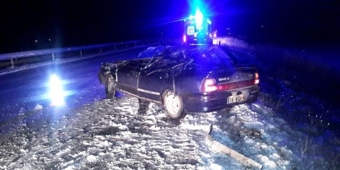 Otomobil Tırın Altına Girdi : 6 Yaralı