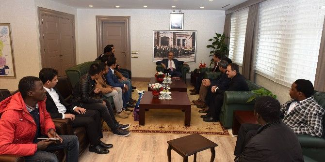 Çukurova Uluslararası Öğrenci Derneği’nden Vali Demirtaş’a Ziyaret