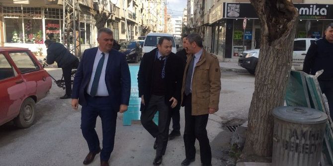 Akhisar’ın Caddelerine Bakım