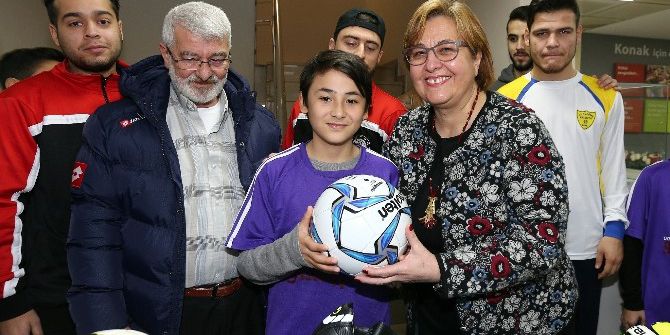 Konak’tan Amatöre Destek Sürüyor