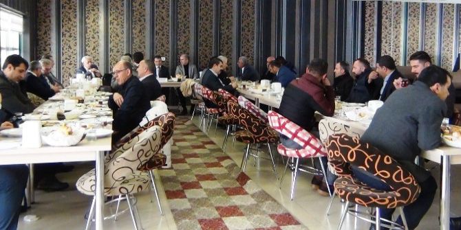Başkan Vekili Yaşar, İş Adamlarıyla Bir Araya Geldi