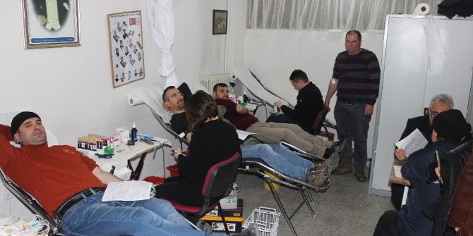 Kan Bağışına Kış Şartlarında Da Yoğun İlgi Gösterdiler