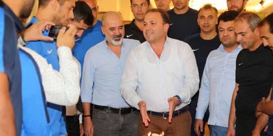 Sedat Sözlü’ye Doğum Günü Sürprizi