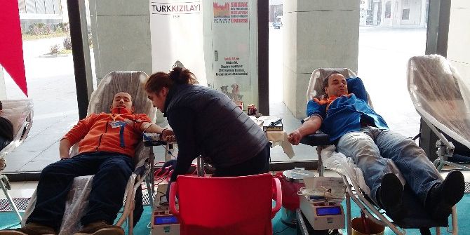 Zeytinburnu Belediyesi’nden Kan Bağışı Kampanyasına Destek