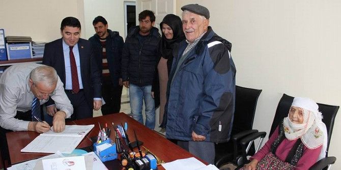 10 Çocuğu Da Ölen Yaşlı Çift 55 Yıl Sonra Evlendirildi