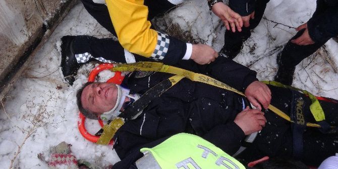 Kazaya Müdahale Eden Polise Otomobil Çarptı: 1 Yaralı